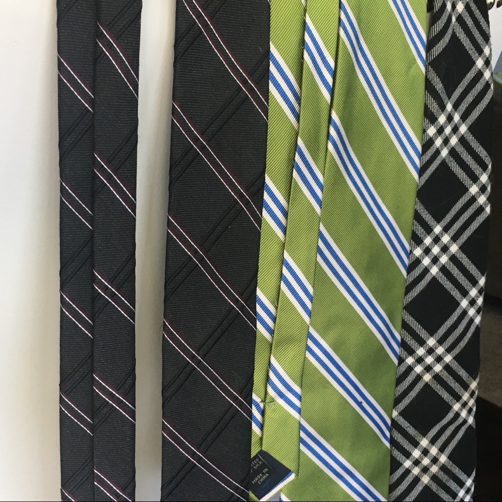 Set of three ties